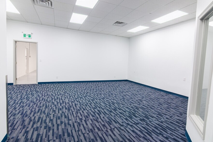 More Photos Of 2710 Lancaster Rd, Ottawa Warehouse For Sale