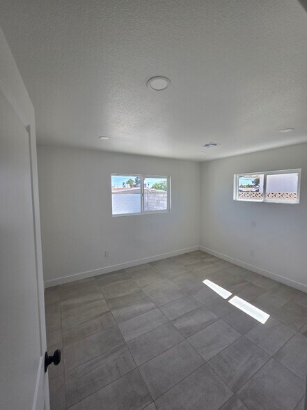 More Photos Of 504 S Jones Blvd, Las Vegas Office For Lease