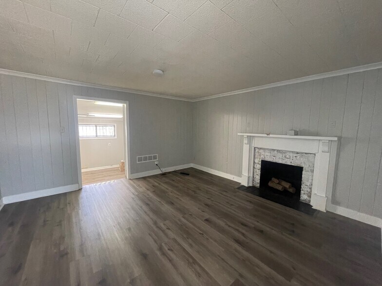 More Photos Of 109 Tucker St, Jackson Office For Sale