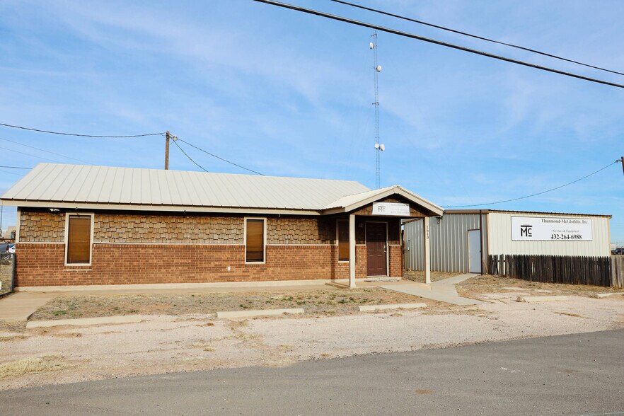 Primary Photo Of 1613 E Highway 350, Big Spring Light Manufacturing For Sale