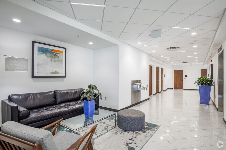 More Photos Of 110 Thomas Johnson Dr, Frederick Office For Lease