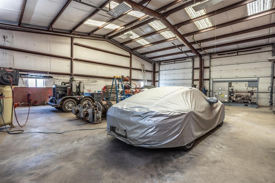 More Photos Of 510 Locust St, Whitesboro Service For Lease