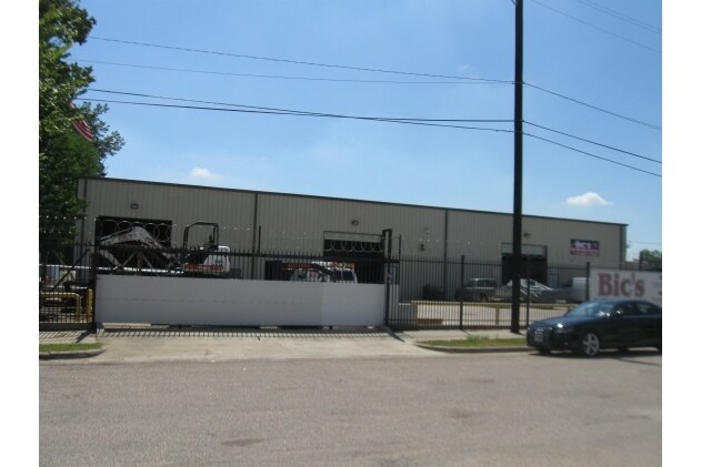 More Photos Of 6606 Lindbergh Ave, Houston Warehouse For Lease