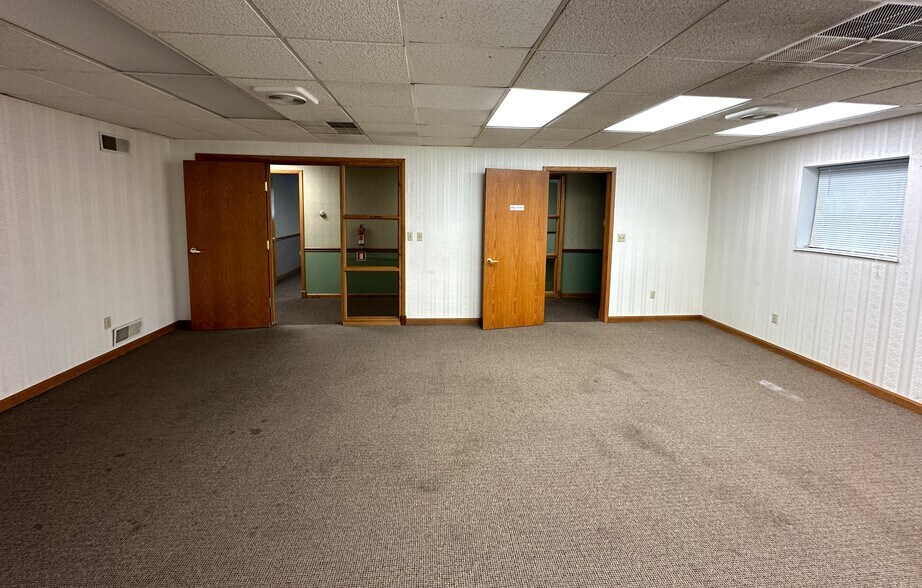 More Photos Of 460-470 Old Frankstown Rd, Monroeville Light Manufacturing For Lease