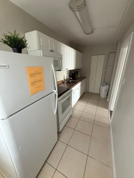 More Photos Of 515 Columbia Dr, Tampa Apartments For Sale