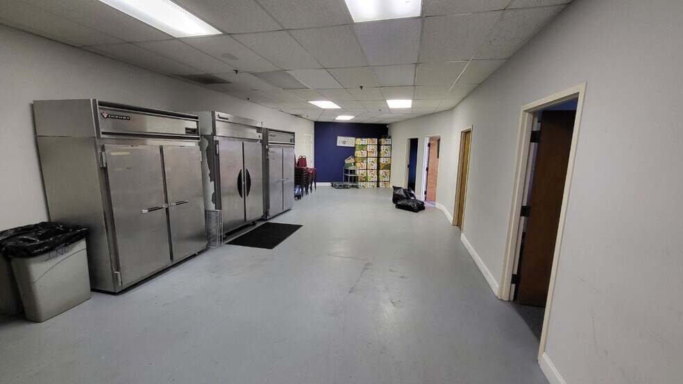 More Photos Of 5555 Oakbrook Pky, Norcross Light Distribution For Lease