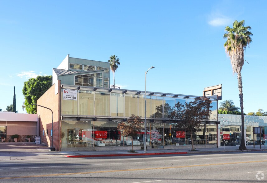 More Photos Of 15422 Ventura Blvd, Sherman Oaks Loft Creative Space For Lease