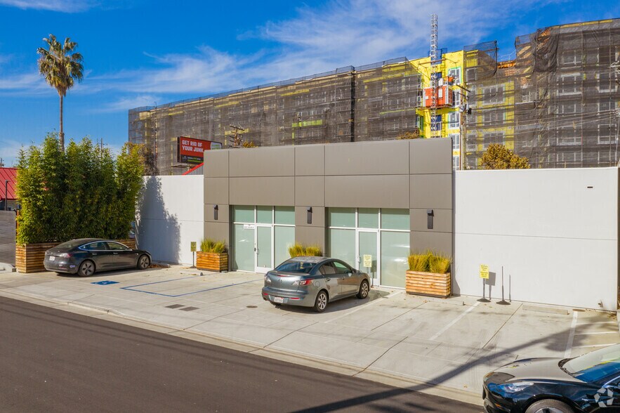 More Photos Of 706 W Julian St, San Jose Loft Creative Space For Lease