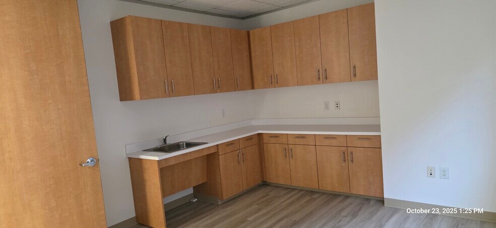 More Photos Of 3900 Essex Ln, Houston Office For Lease