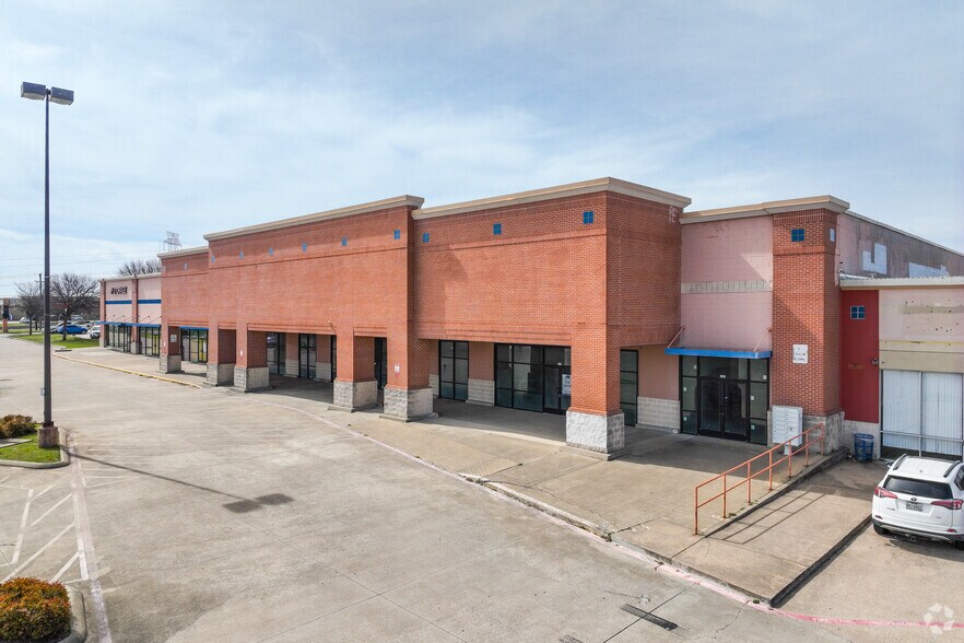 Primary Photo Of 9609 Clark Rd, Dallas General Retail For Lease