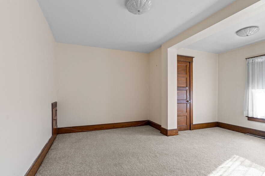 More Photos Of 150 Main St, Johnson City Medical For Sale