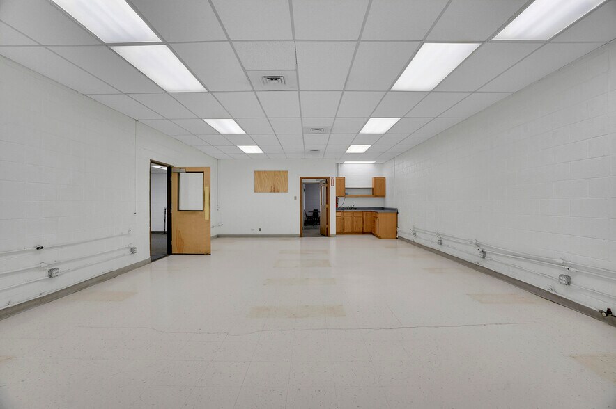 More Photos Of 211 E Simpson St, Lafayette General Retail For Sale