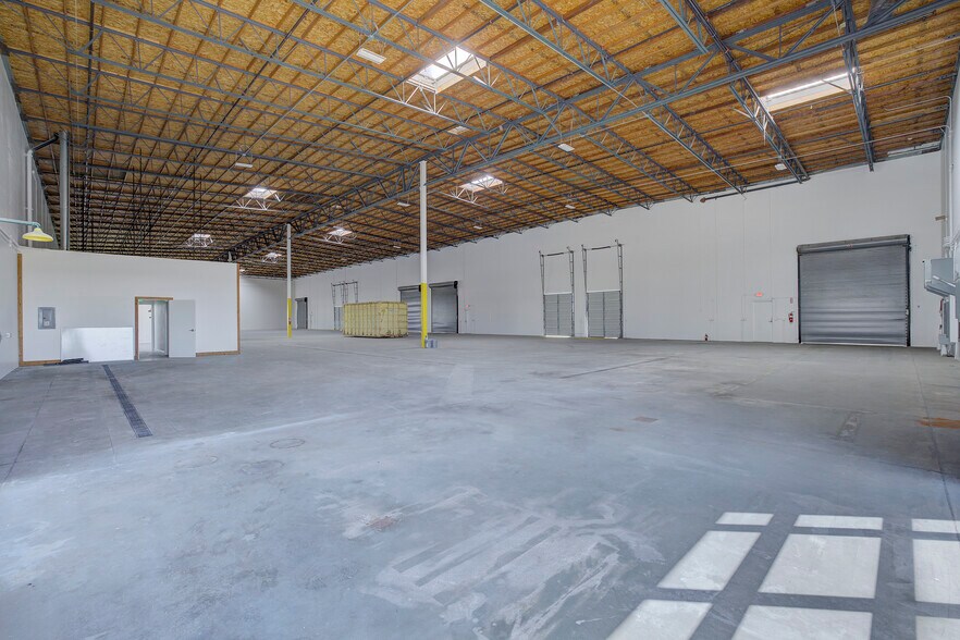 More Photos Of 3173 Del Este Ave, Modesto Distribution For Sale