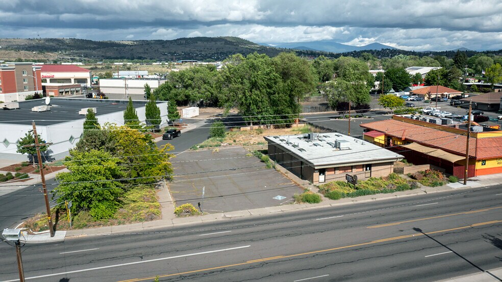 More Photos Of 1776 Washburn Way, Klamath Falls Medical For Sale