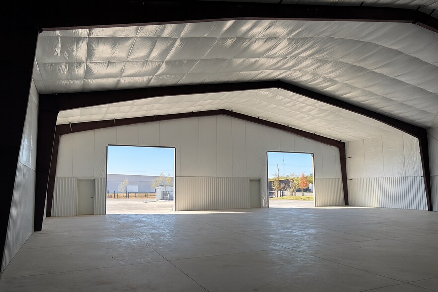More Photos Of 510 Jealouse Way, Cedar Hill Distribution For Lease