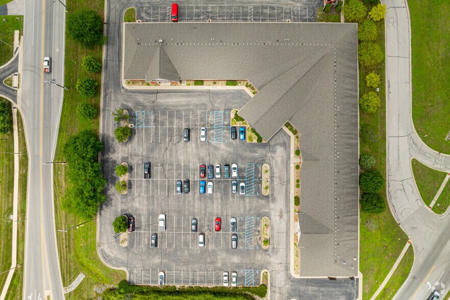 More Photos Of 1300 W Jefferson St, Franklin Office For Sale