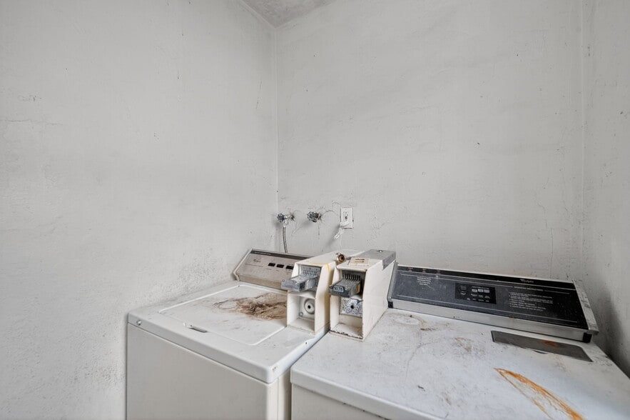 More Photos Of 461 Sunshine Dr, Coconut Creek Apartments For Sale