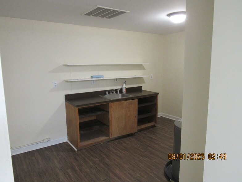 More Photos Of 2850 King William Ave, West Point Storefront Retail Office For Lease