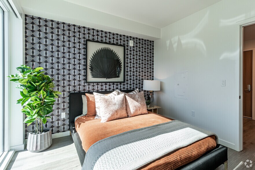 More Photos Of 300 24th St, Oakland Multifamily For Sale