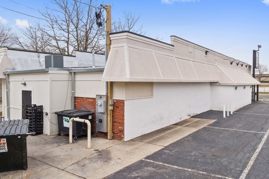More Photos Of 7427 Roosevelt Rd, Forest Park Restaurant For Sale