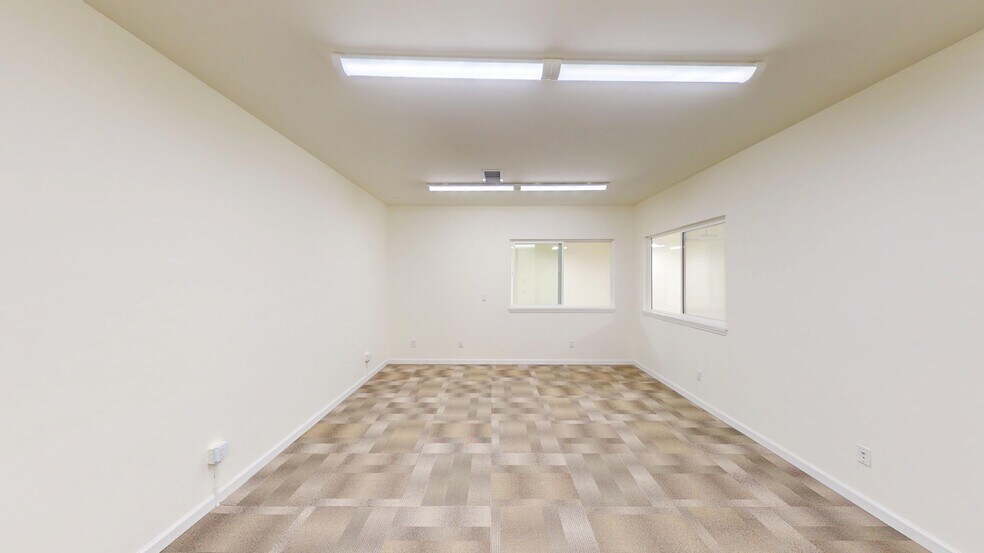 More Photos Of 524 Mokauea St, Honolulu Warehouse For Lease