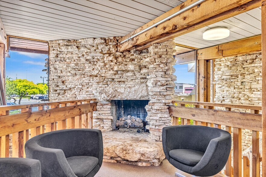 More Photos Of 3045 N Federal Hwy, Fort Lauderdale Loft Creative Space For Sale