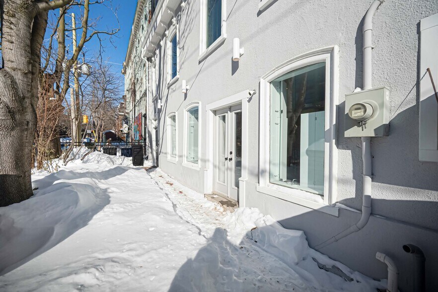 More Photos Of 391 Ontario St, Toronto General Retail For Sale