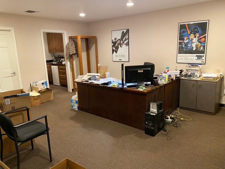 More Photos Of 6855 Vineland Ave, North Hollywood Warehouse For Sale