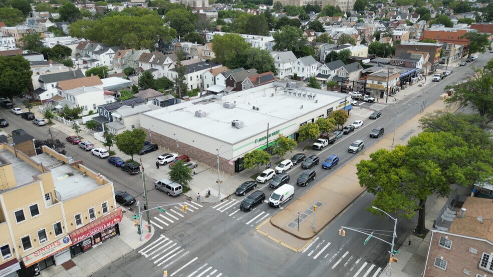 More Photos Of 10801 Atlantic Ave, Richmond Hill Freestanding For Lease
