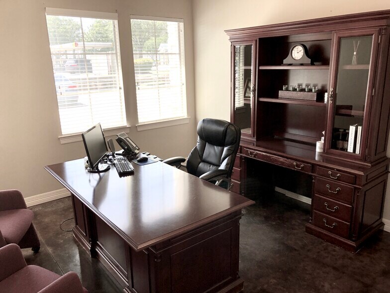 More Photos Of 305 W Spring Creek Pky, Plano Medical For Sale