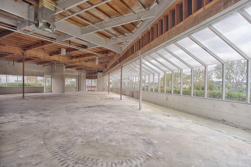 More Photos Of 6162 Nancy Ridge Dr, San Diego Showroom For Sale