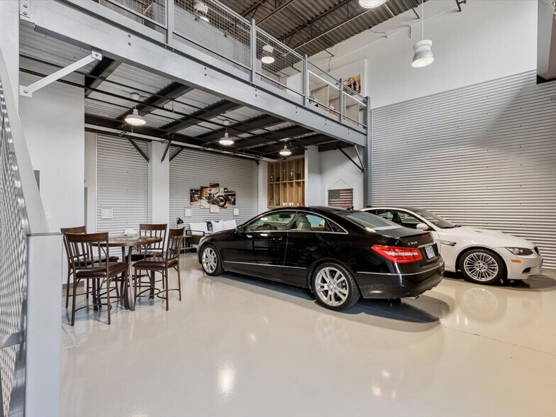 More Photos Of 6701 Dominion Garages Ave, Woodford Specialty For Sale