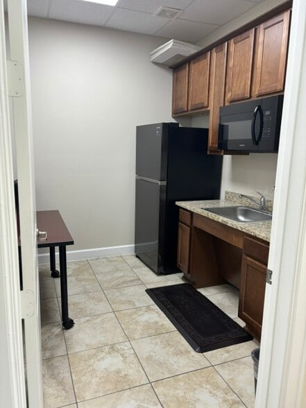 More Photos Of 1526 Katy Gap Rd, Katy Medical For Sale