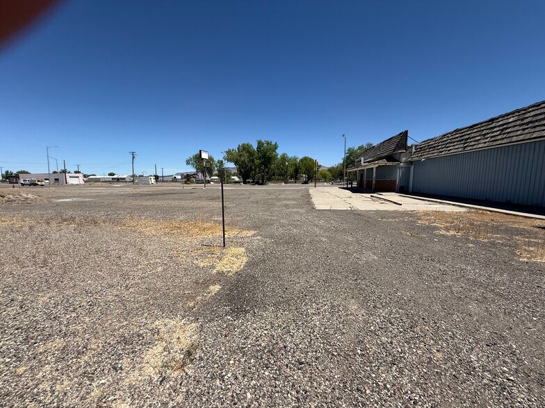 More Photos Of , Battle Mountain General Retail For Sale