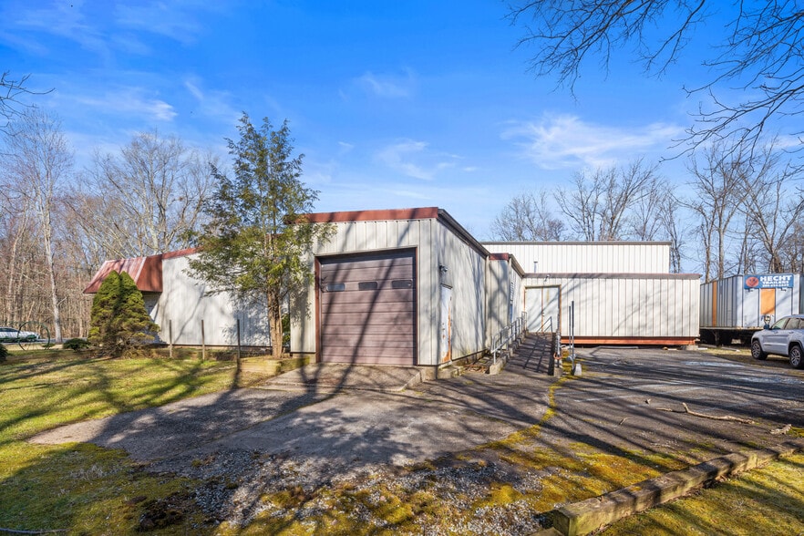 More Photos Of 275 Morristown Rd, Gillette Flex For Sale