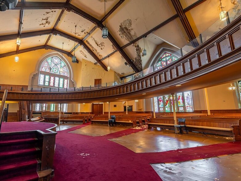 More Photos Of 220 George St, Sarnia Religious Facility For Sale