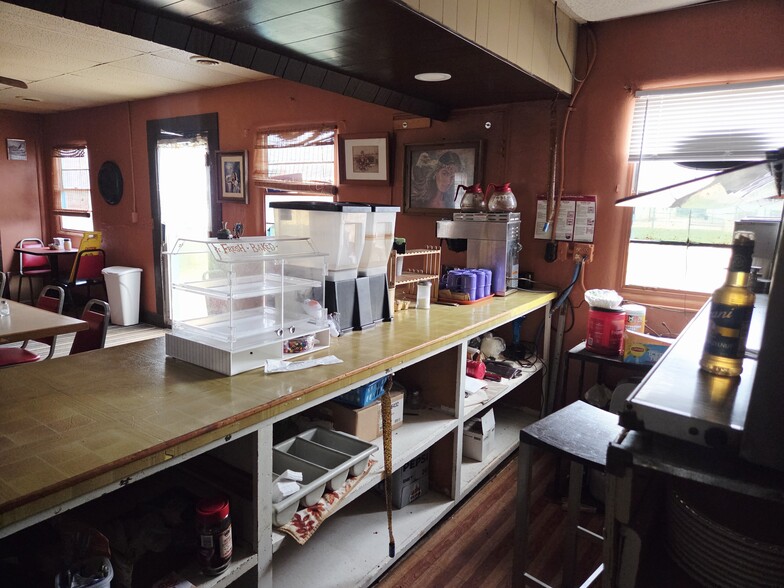 More Photos Of 124 Main St, Wakita Restaurant For Sale