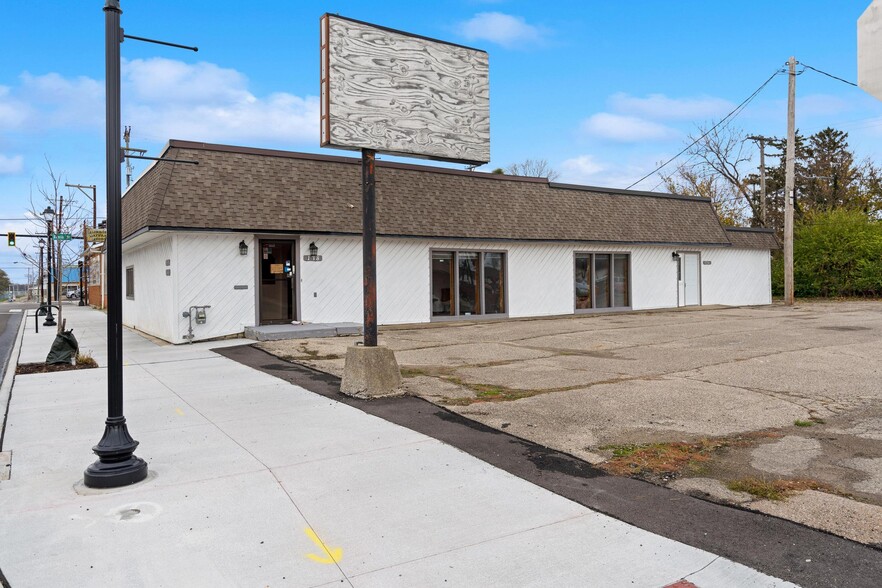 Primary Photo Of 136-138 N Broad St, Fairborn Storefront Retail Office For Sale