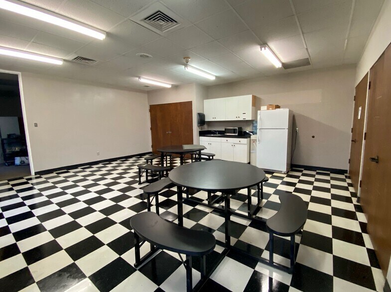 More Photos Of 6009 Financial Plz, Shreveport Office For Sale