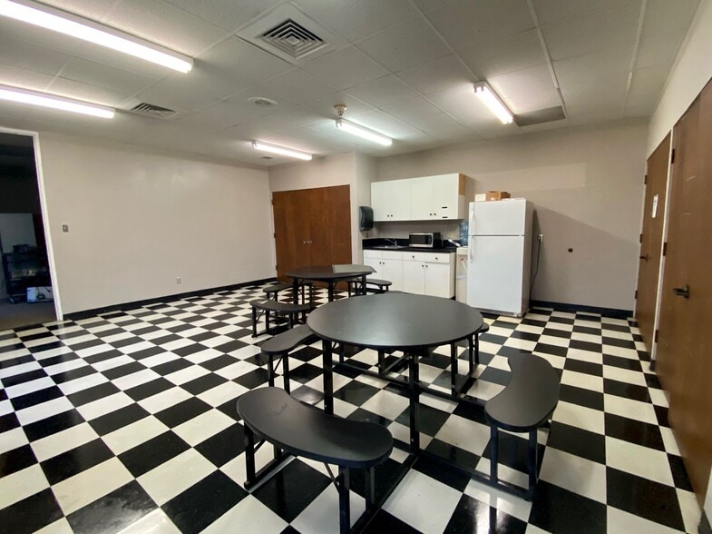 More Photos Of 6009 Financial Plz, Shreveport Office For Lease