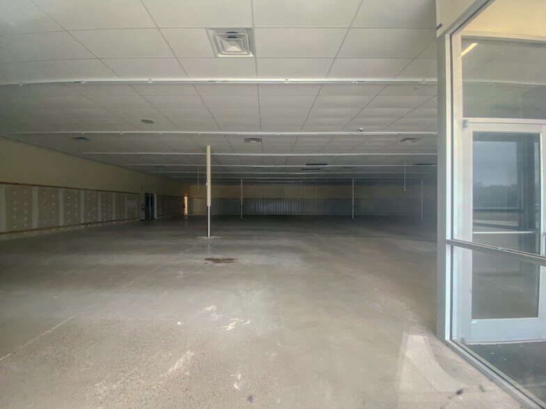 More Photos Of 970 Highway 18, Britt Freestanding For Sale