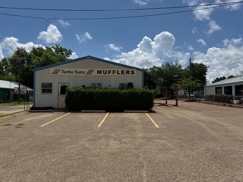 Primary Photo Of 15083 Highway 155 S, Tyler Warehouse For Sale