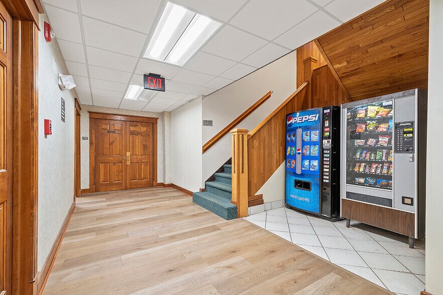 More Photos Of 3578 Brodhead Rd, Monaca Unknown For Lease