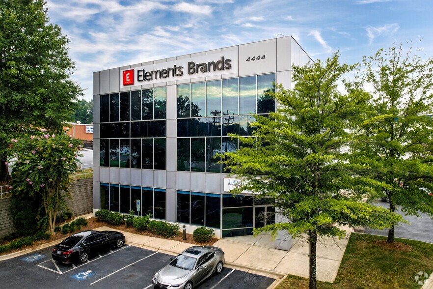 More Photos Of 4444-4446 South Blvd, Charlotte Warehouse For Lease