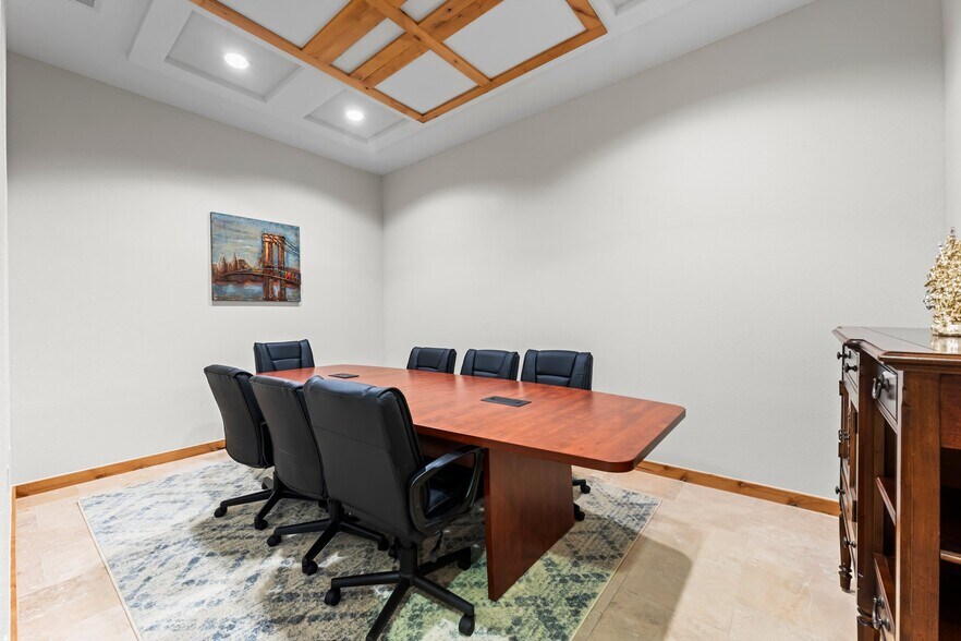 More Photos Of 25329 Budde Rd, The Woodlands Unknown For Lease