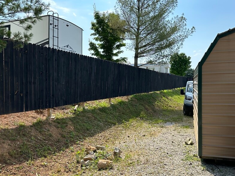 More Photos Of 277 Luther Seiber Blvd, Pioneer Restaurant For Sale