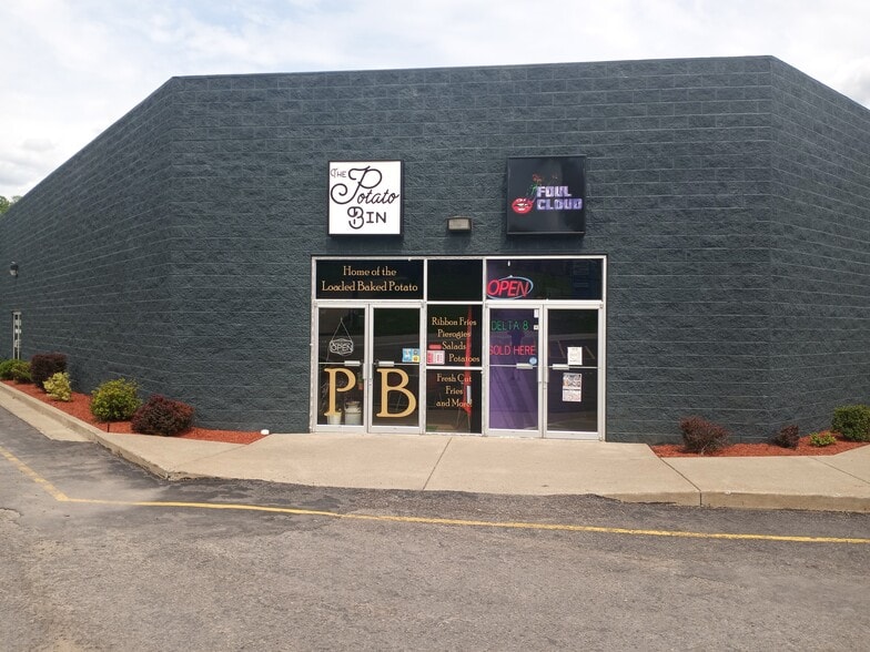 More Photos Of 1489 Milford St S, Clarksburg Freestanding For Lease