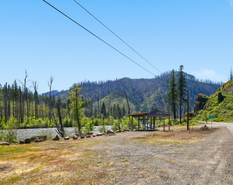 More Photos Of 50660 McKenzie Hwy, Vida Land For Sale