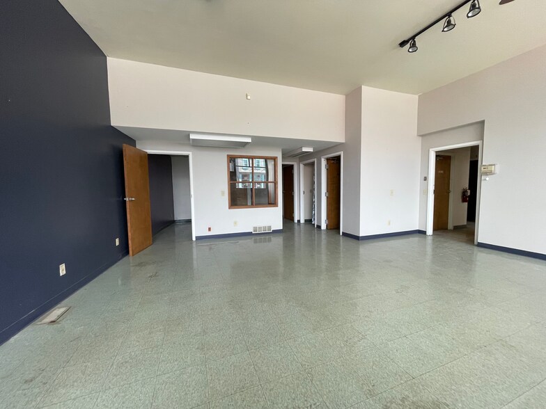 More Photos Of 203-205 W Pike St, Covington Storefront Retail Residential For Lease