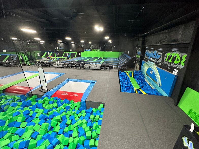 More Photos Of 1250 4th Ave NW, Minot Storefront For Lease